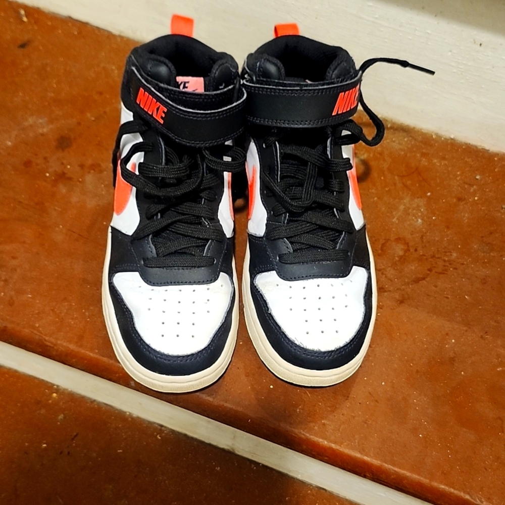 Size 4 Big Girls- Nike Court Borough